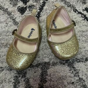 Baby gap shoes